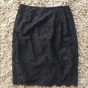 Lilly Pulitzer black lace skit